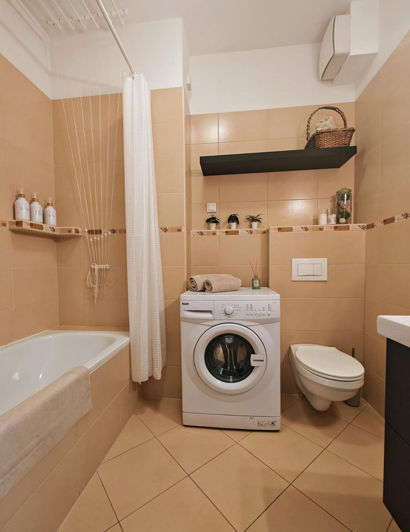 Green City Apartment Budapest - Free Garage, Ac, Balcony, Wi-Fi Exterior photo